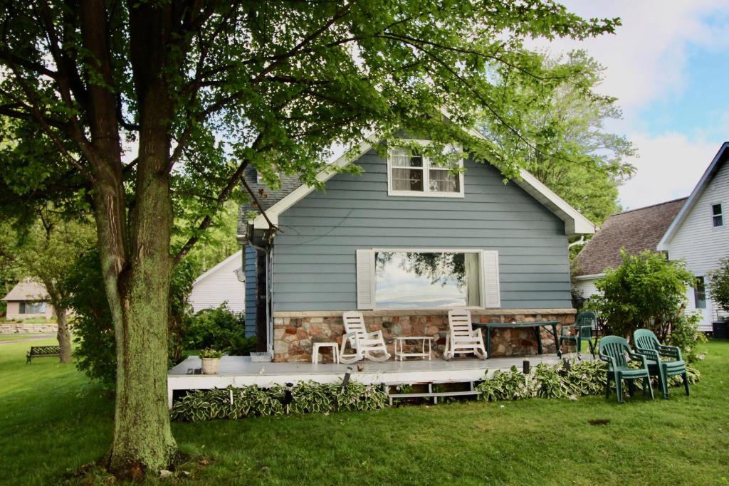 cozy cottage, Neenah (updated prices 2024)