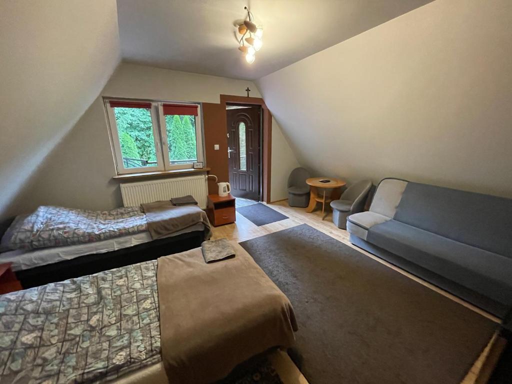 NOCLEGI-SPŁYWY BUGIEM - Family Room With Balcony