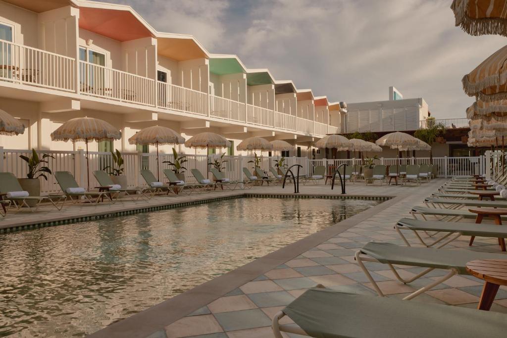 Bazén v ubytování Hotel Lucine nebo v jeho okolí