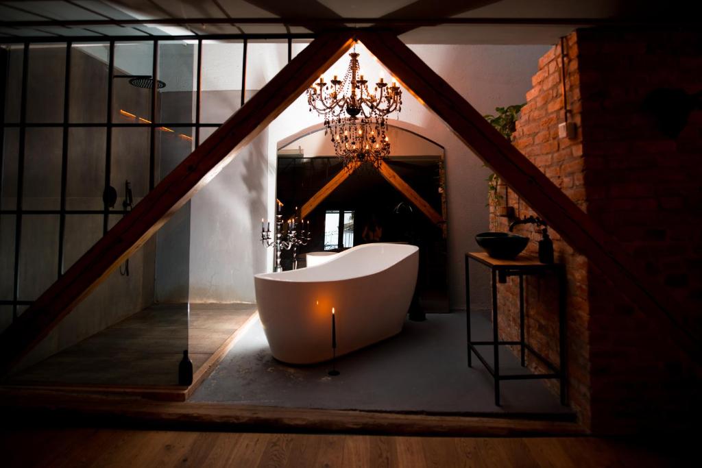 O baie la World Studio Sibiu