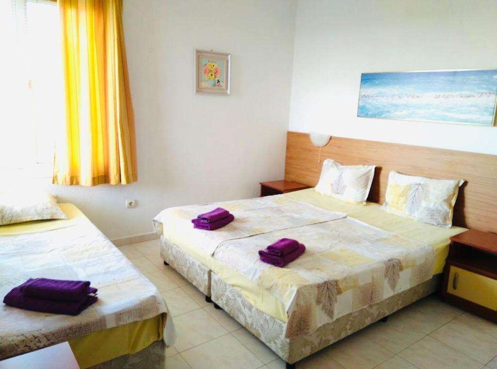 Standard Triple Room with Sea View