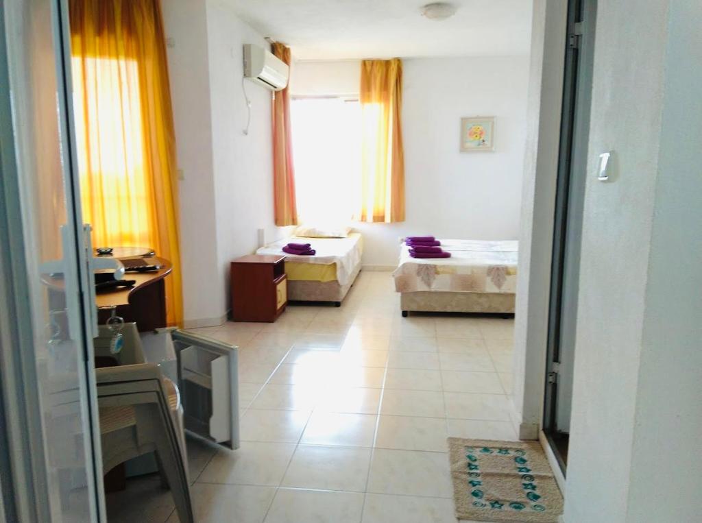 Standard Triple Room with Sea View