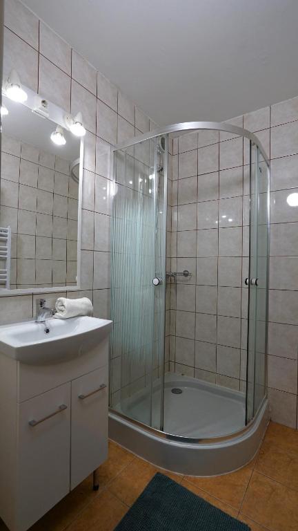 Koupelna v ubytování Plazs Hotel Siófok