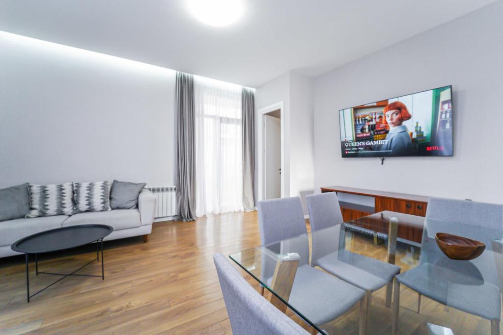 Luxury apartment with balcony on avenue Melikishvili, city center در تفلیس