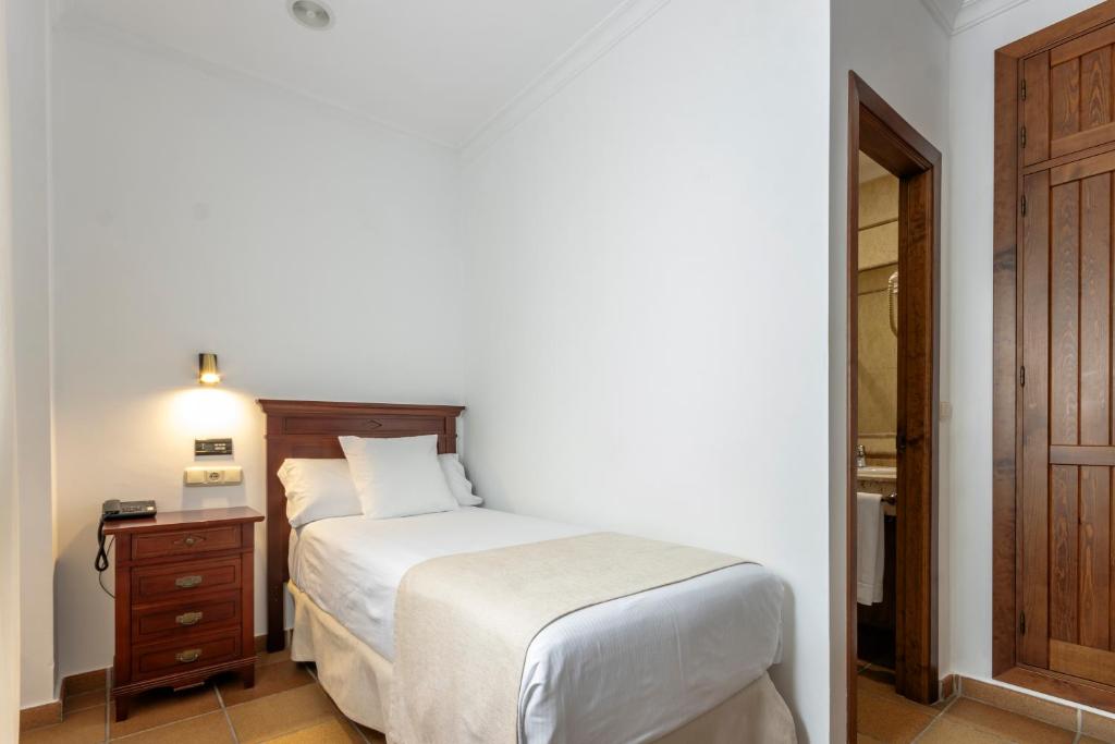 Hostal La Muralla - 10