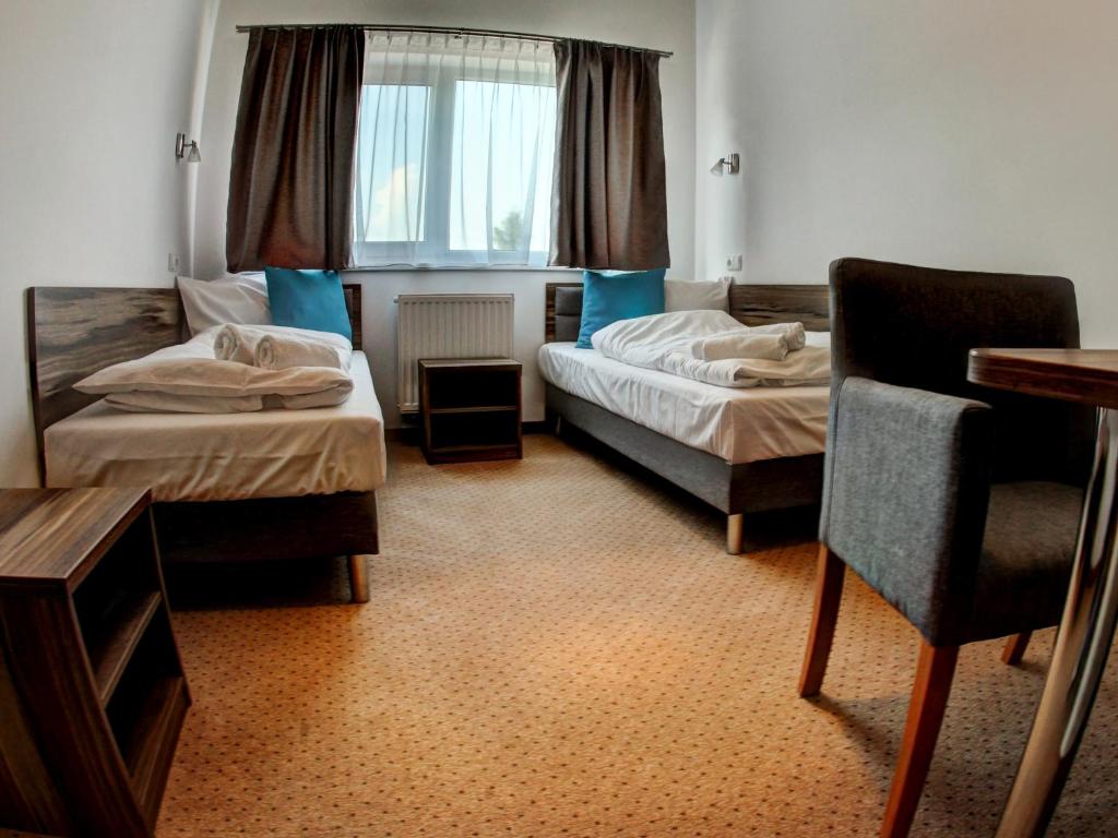 Hotel Serby - Chambre Double Avec Salle De Bain Privée