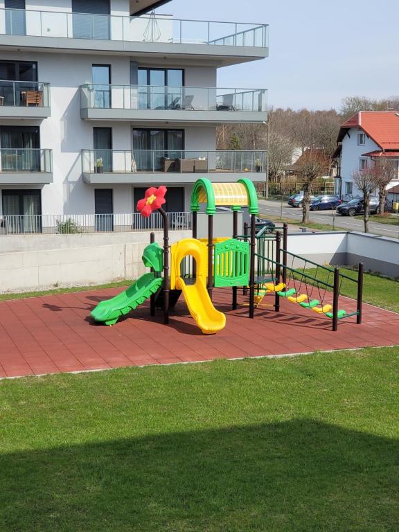 Zdjęcie z galerii obiektu Apartament LAWENDOWY Gardenia Dziwnów z widokiem na morze EPapartamenty w Dziwnowie