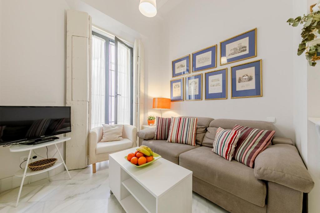 TV a/nebo společenská místnost v ubytování Sevilla Home Center