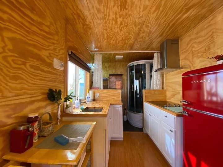 Dapur atau dapur kecil di Sun Tiny House A Pahrump