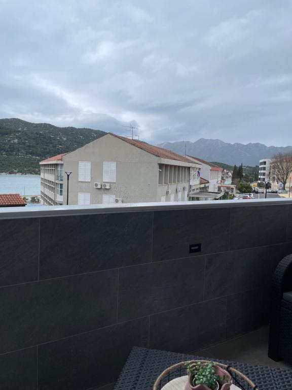Nespecifikovaný výhled na hory nebo výhled na hory při pohledu z apartmánu