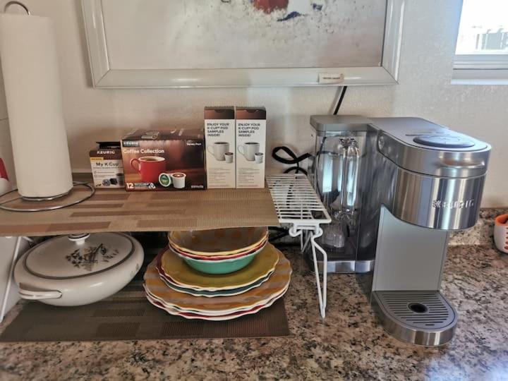 Dapur atau dapur kecil di Sun Tiny House D Pahrump
