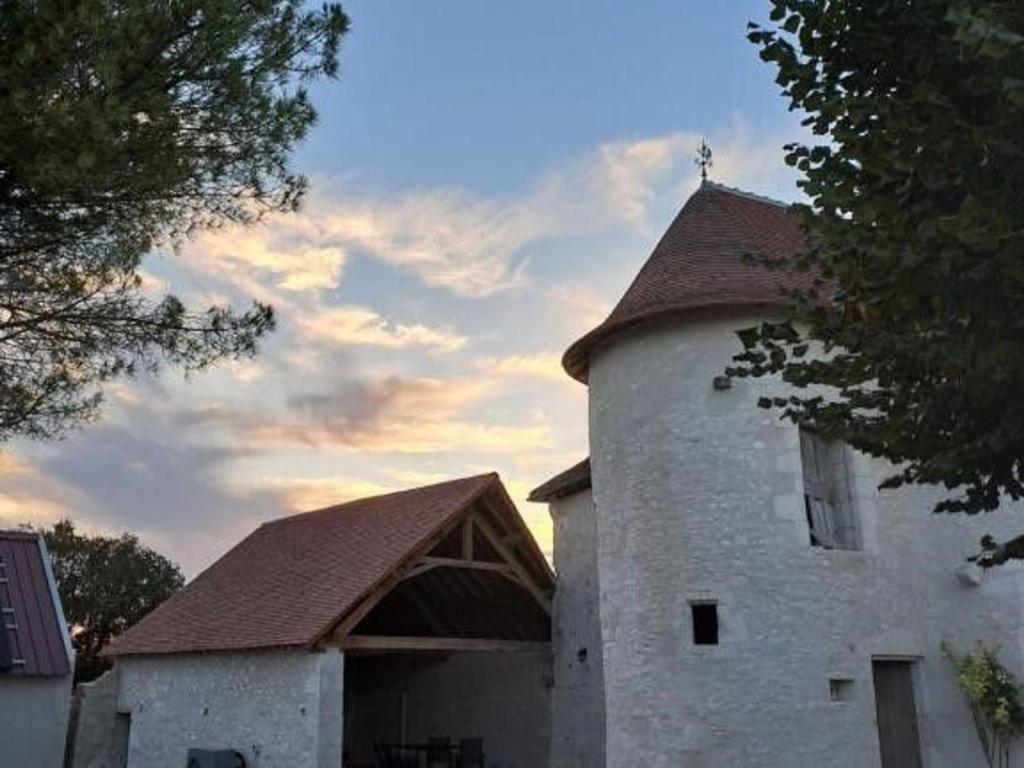 Fotografia z galérie ubytovania Gîte Authentique en Berry - Étang de Pêche, Confort Moderne, À 10 min du Spa - FR-1-591-406 v destinácii Douadic