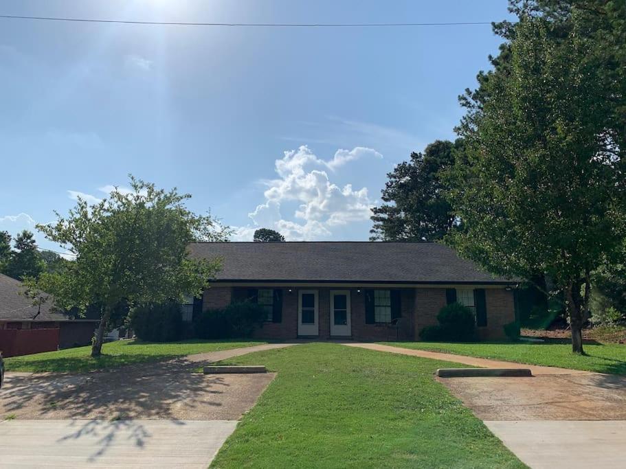 Luxury Peaceful Bungalow Away From Home, Lawrenceville, GA