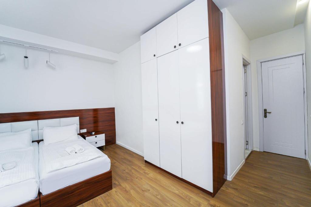 لابی و فضای عمومی Hotel type rooms on avenue Melikishvili, city center - تصویر ۵