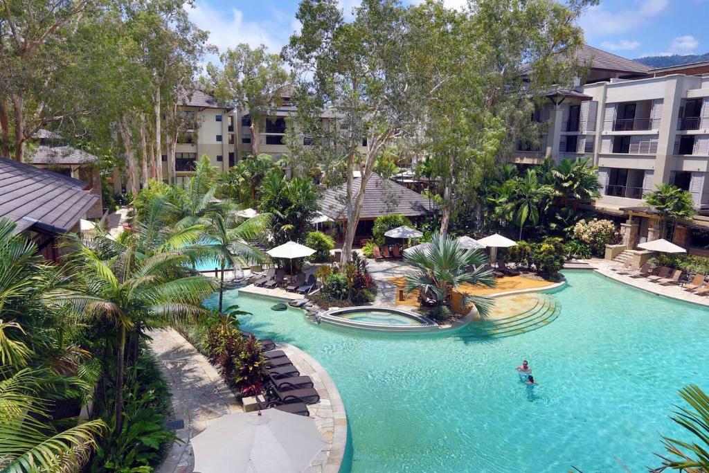 Piscina de la sau aproape de Canthium at Temple Resort - Idyllic Tropical Living