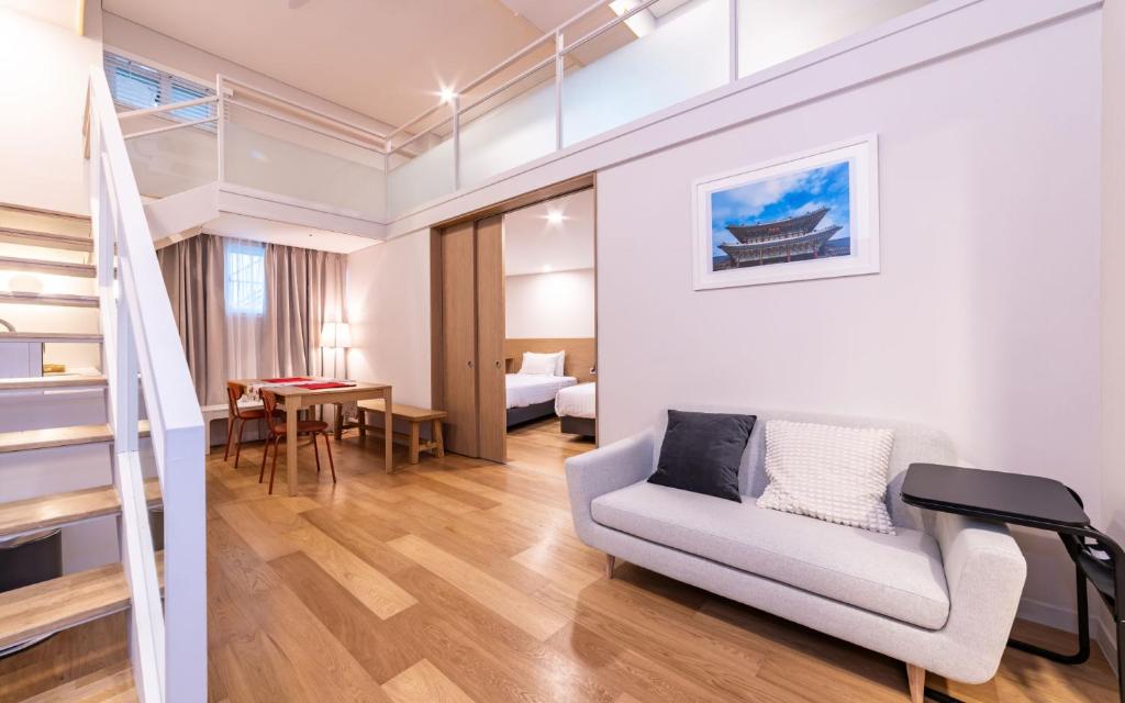 Et opholdsområde på New Seoul Hotel Myeongdong