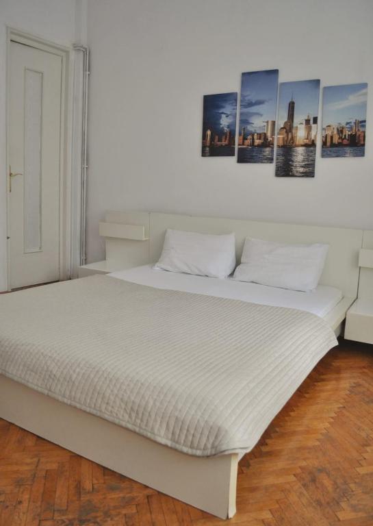 Downtown Apartment Piața Romana - One-Bedroom Deluxe Apartment