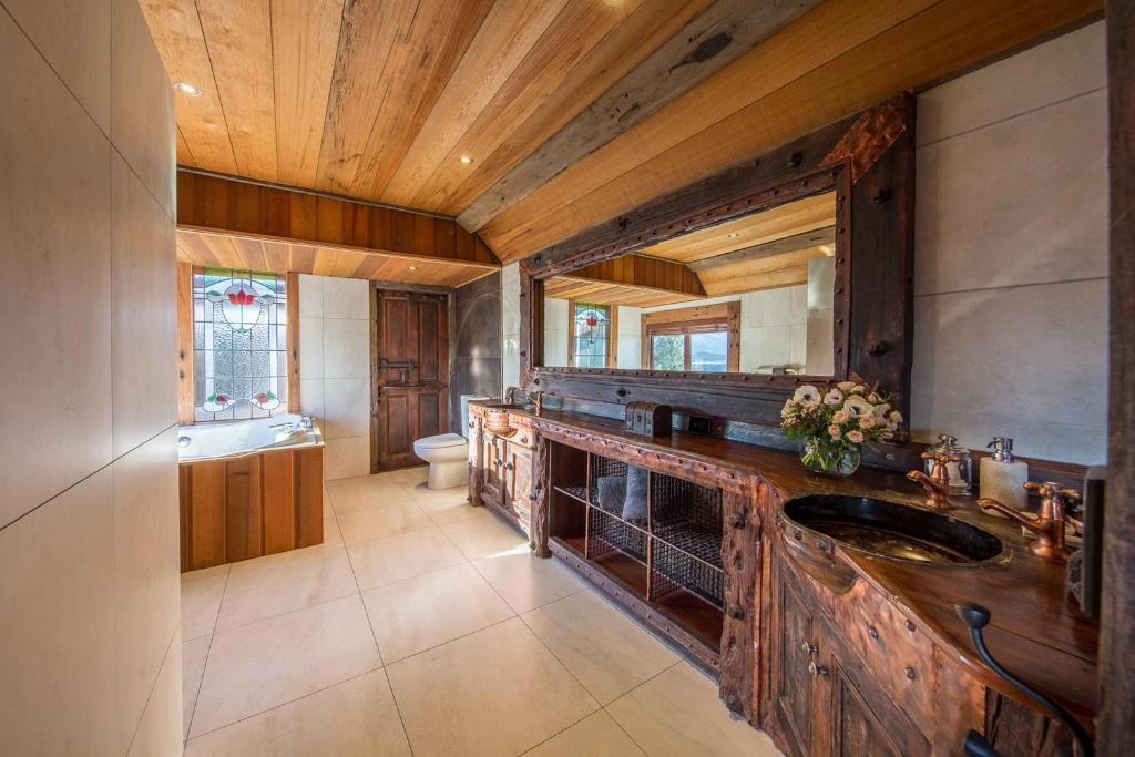 Stoneridge Estate photo 5