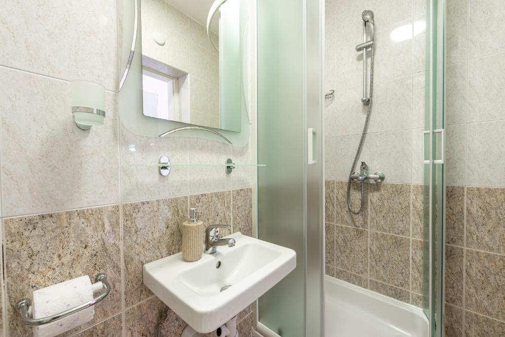 Cina Apartments - 10