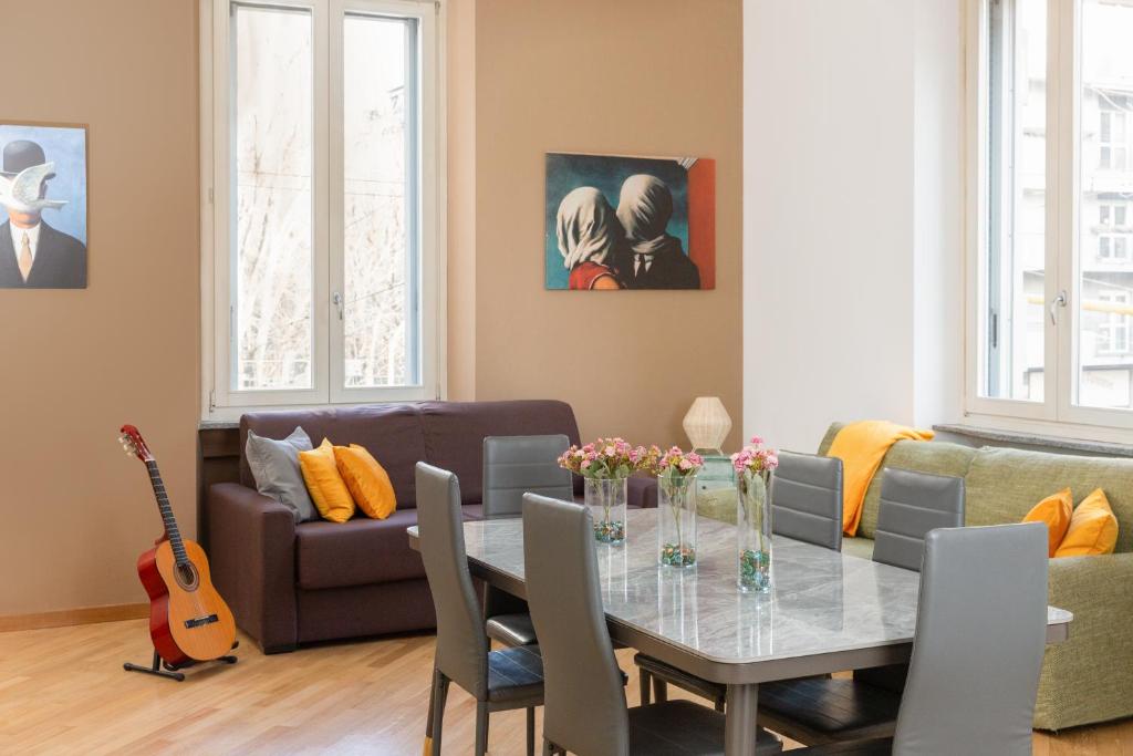 ArtStay - Exclusive Apt, Free Parking, Metro, Tram
