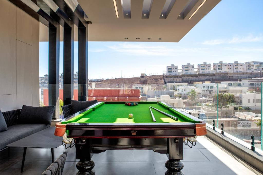 Biliár nebo kulečník v ubytování Villa Astoria Eilat