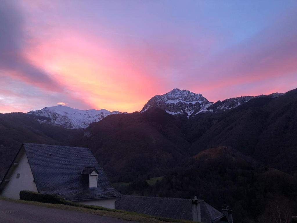 Auberge des isards - Family Room With Mountain View