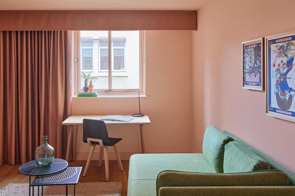 Whitworth Locke - Resim 42