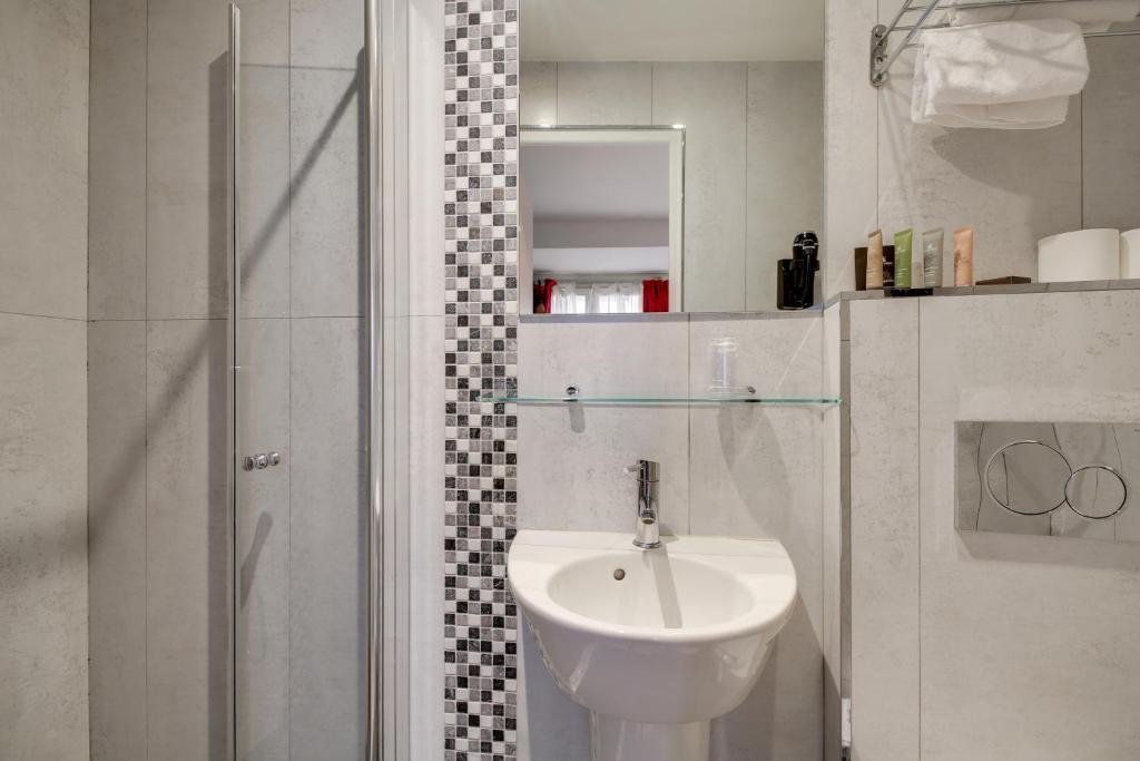 Hotel Riviera Elysees - Resim 41