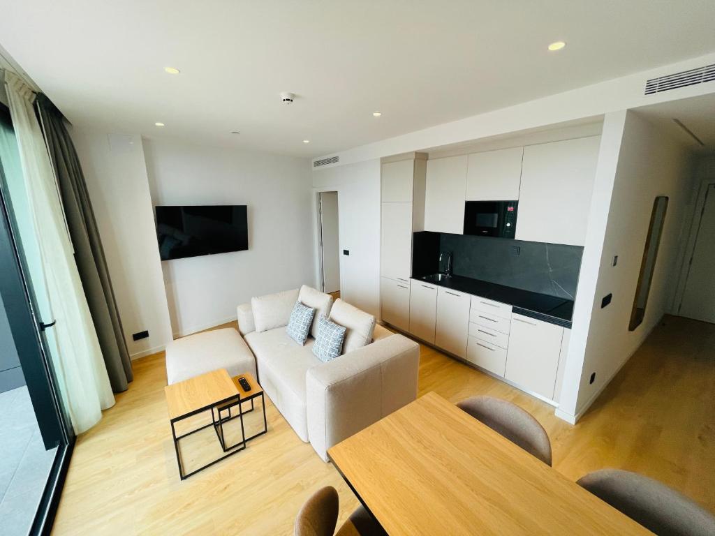 Tembo Barcelona - Two-Bedroom Apartment With City View