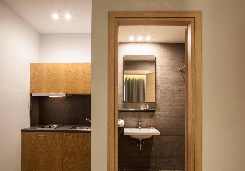 Anemos Rooms & Apartments - Resim 8