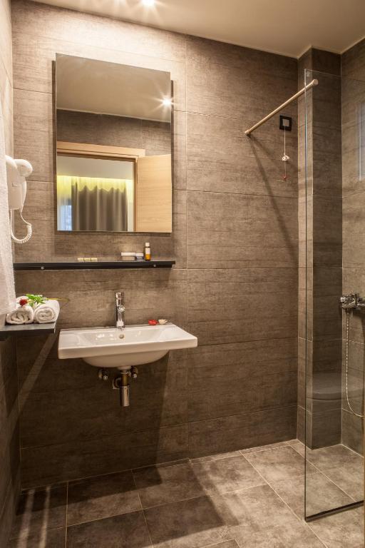 Anemos Rooms & Apartments - Resim 20