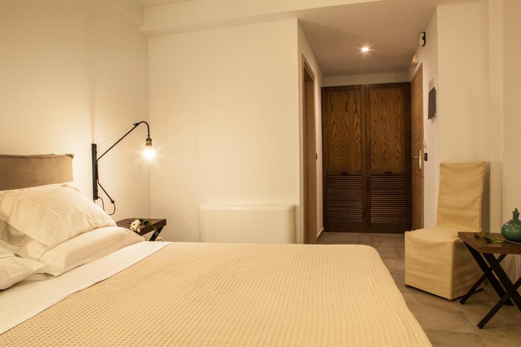 Anemos Rooms & Apartments - 14