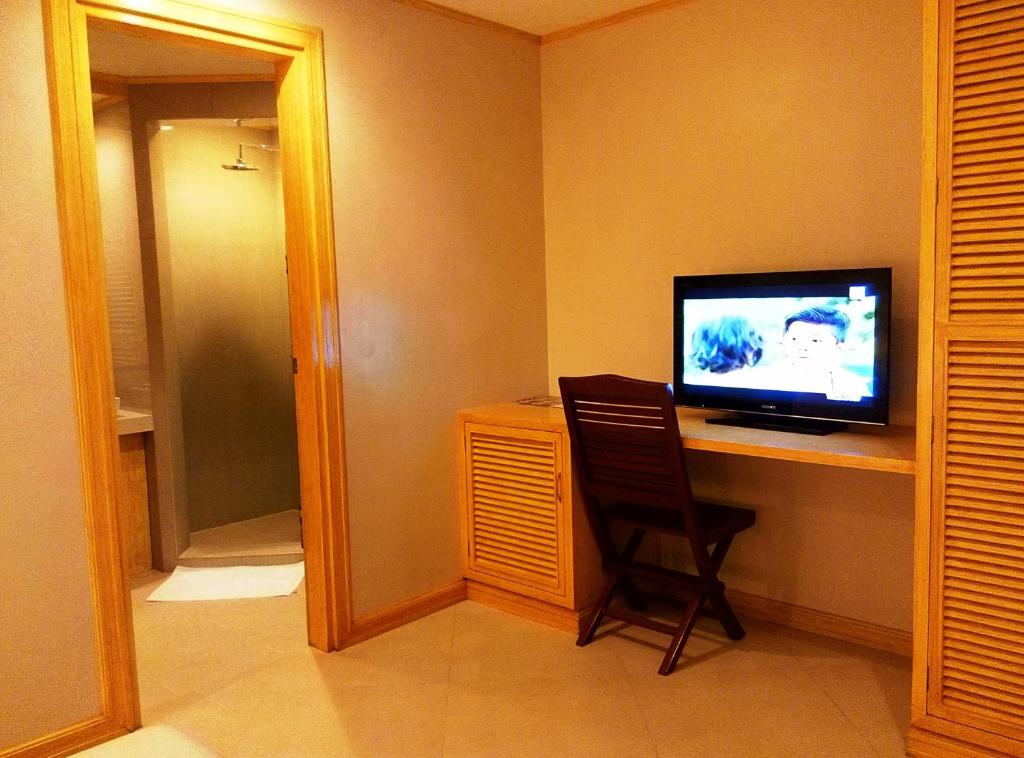 TV a/nebo společenská místnost v ubytování Shore Time Hotel Boracay