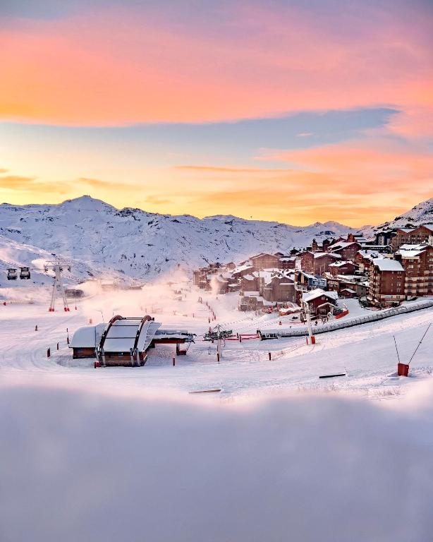 Fahrenheit Seven Val Thorens v zimě