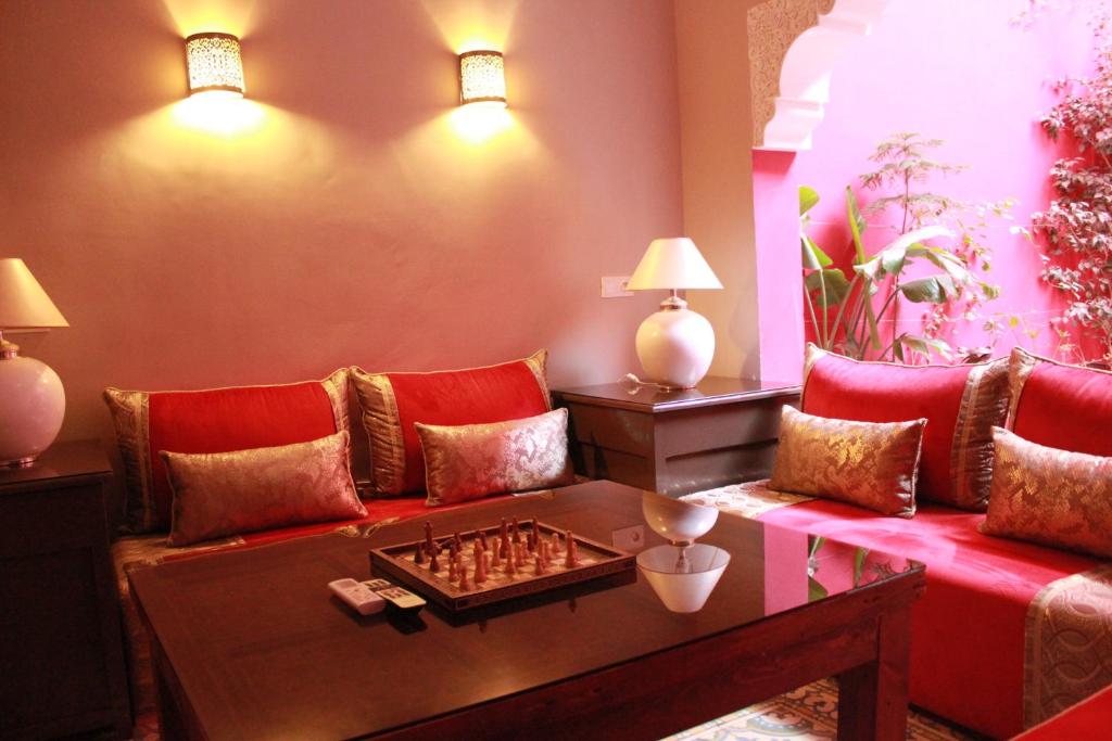 Posezení v ubytování Riad Hilmuna Hammam et Spa