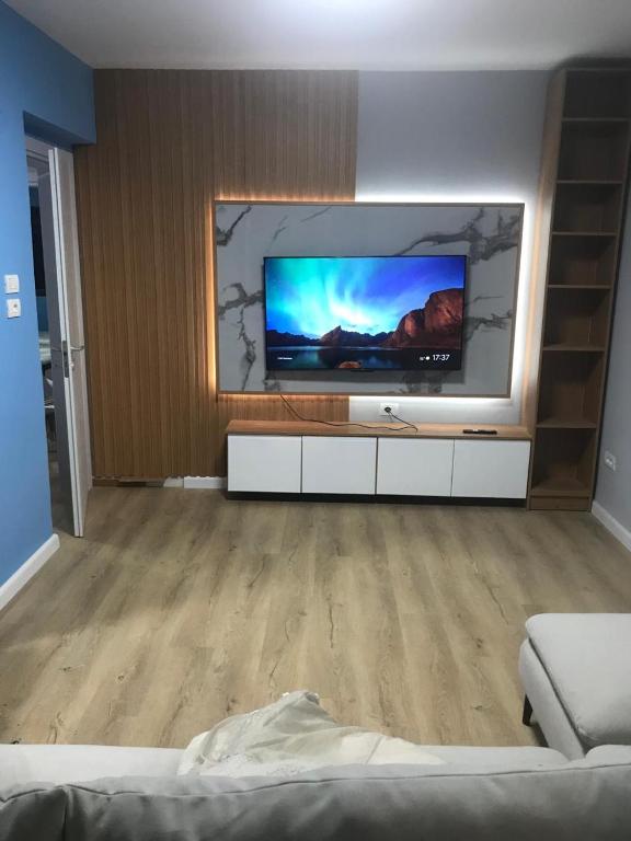 Isabel Mosaic Apartment - Image 1