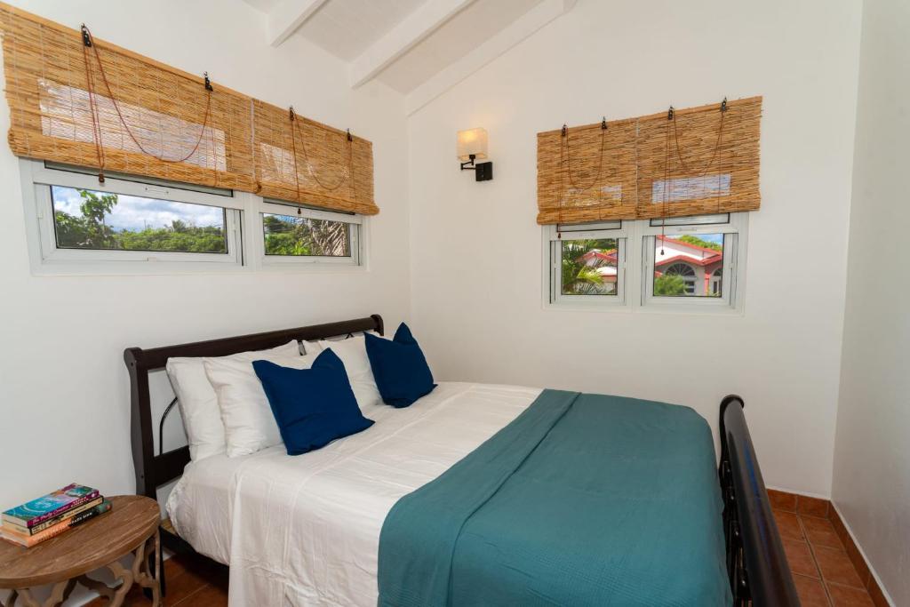 Postel nebo postele na pokoji v ubytování Hodges Bay House