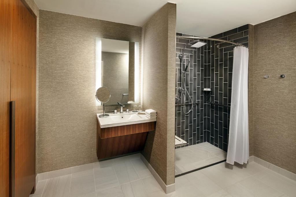 The Westin Galleria Houston - Executive Suite, 1 Bedroom Executive Suite, 1 King, Sofa Bed