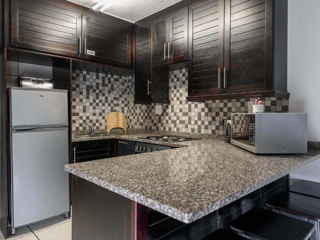 Umhlanga Cabanas - Apartamento De Dos Dormitorios Con Balcón
