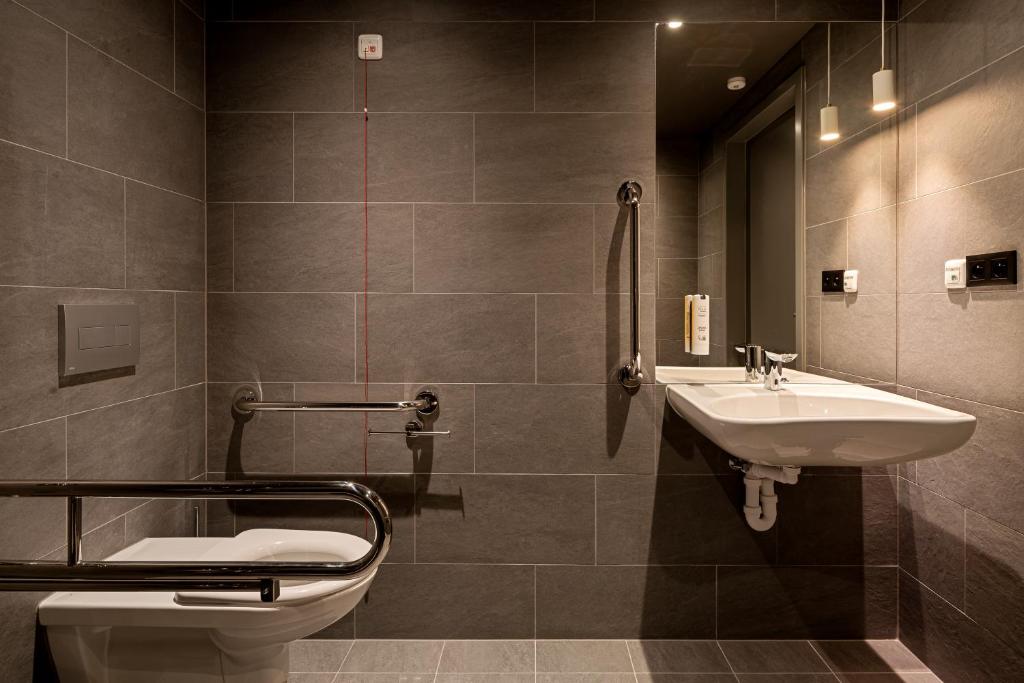 Zleep Hotel Prague - Resim 25