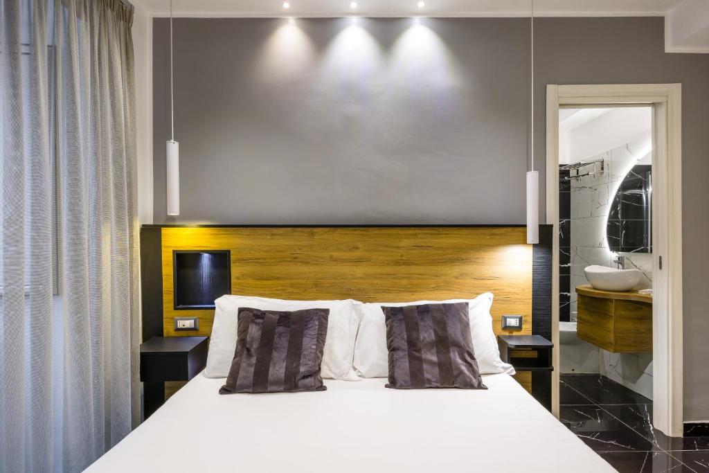 Hotel Bella Napoli - Resim 12