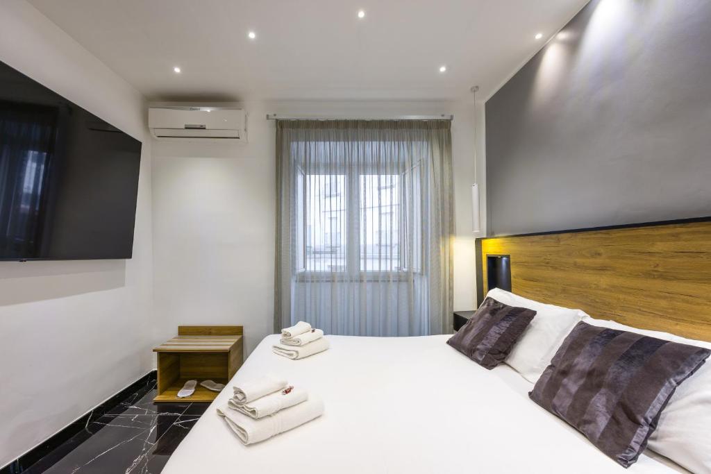 Hotel Bella Napoli - Resim 11