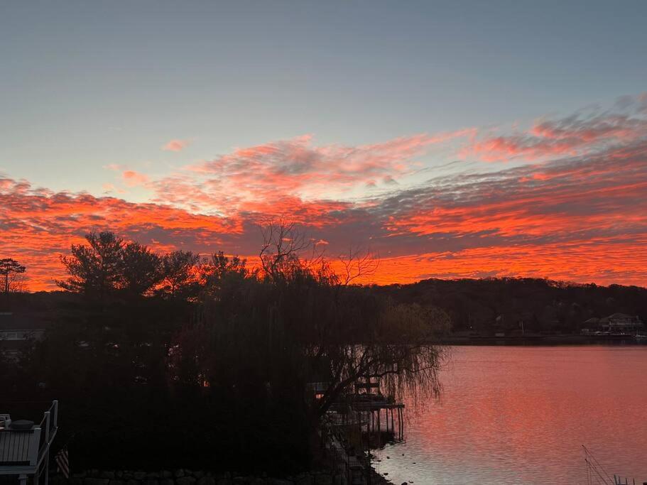 Amazing View Lake Retreat! - Housity