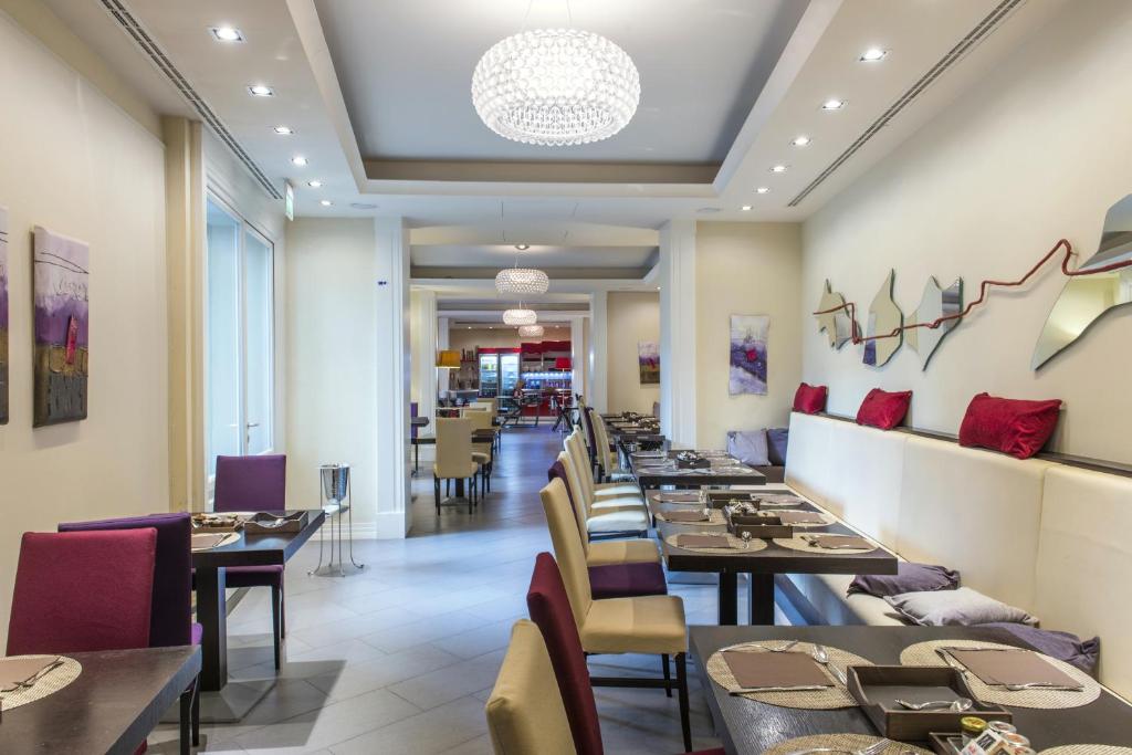 Palazzo Caracciolo Naples - Resim 36