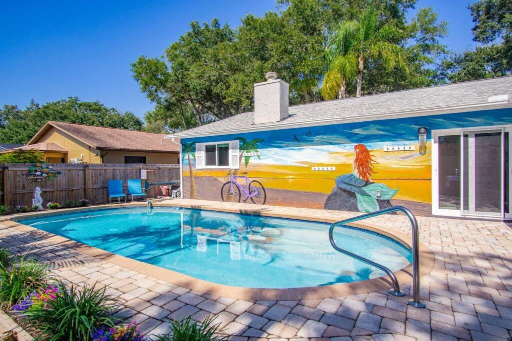 The Cycling Mermaid Palm Harbor, Florida - Bonus Travel Itinerary! - Housity