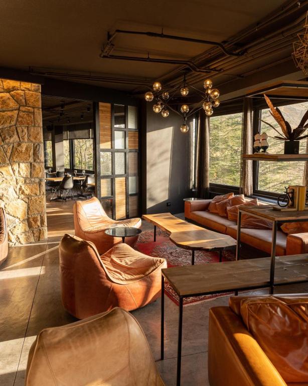 Nirvana Hotel and Spa in Laklouk Quadruple Room - Housity