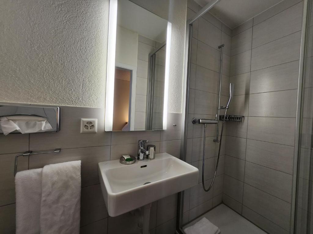 Koupelna v ubytování Hotel Bären Suhr