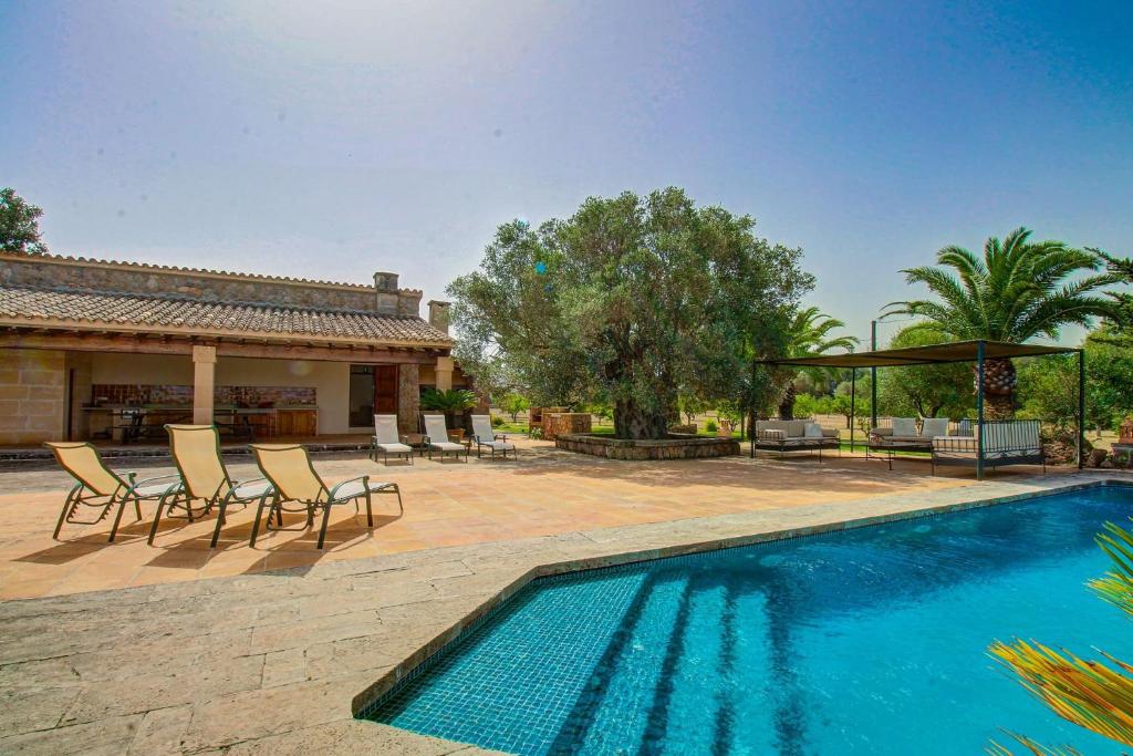 Finca S'Olivar de Son Reixach by Rentallorca