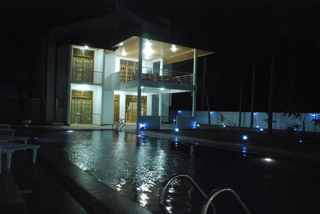 Bazén v ubytování Bluewater Beach Resort nebo v jeho okolí