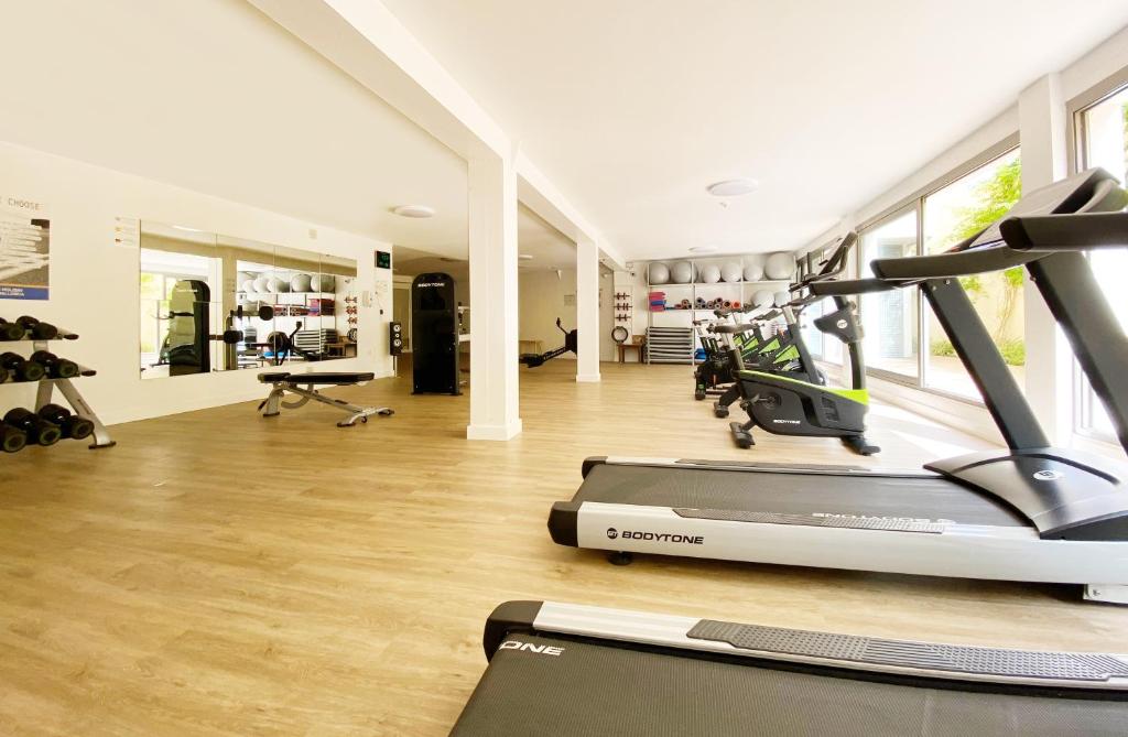 The fitness centre and/or fitness facilities at Hotel Morito